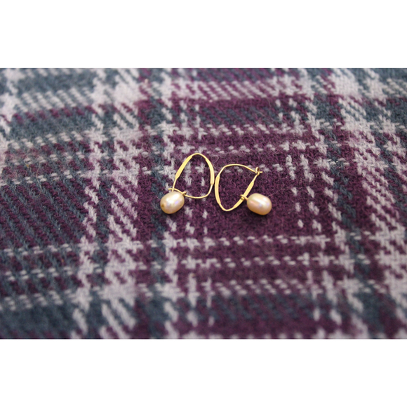 Lot of Two Pairs of Gold-tone Earrings - Picture 2 of 4